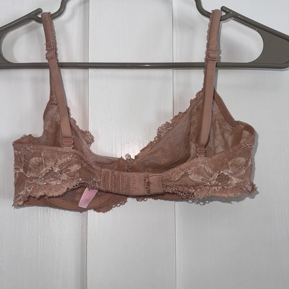 VS Delicate Nude/Rose Lace Bra - Picture 3 of 4